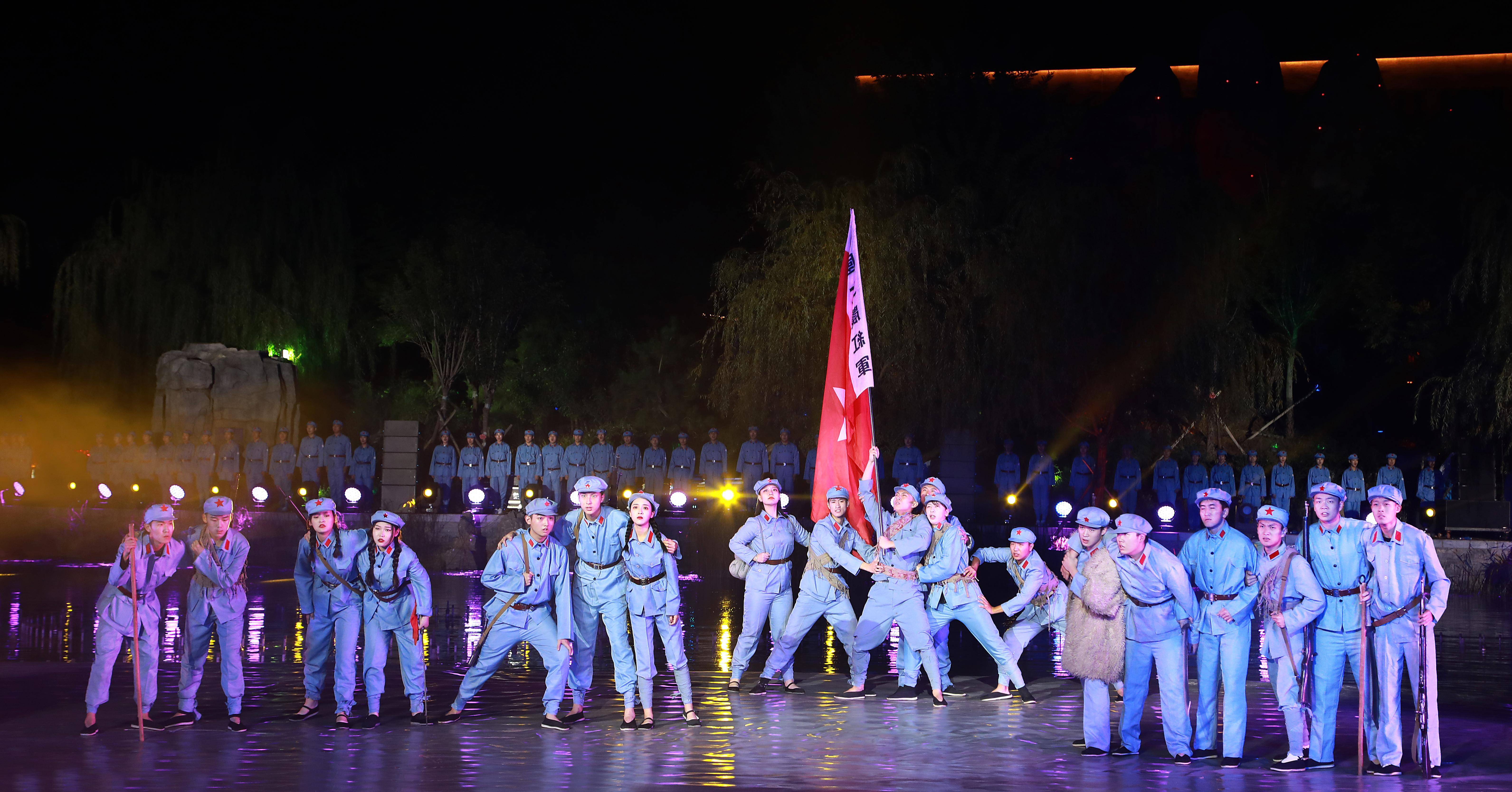 大型水上实景演出“魅力河传